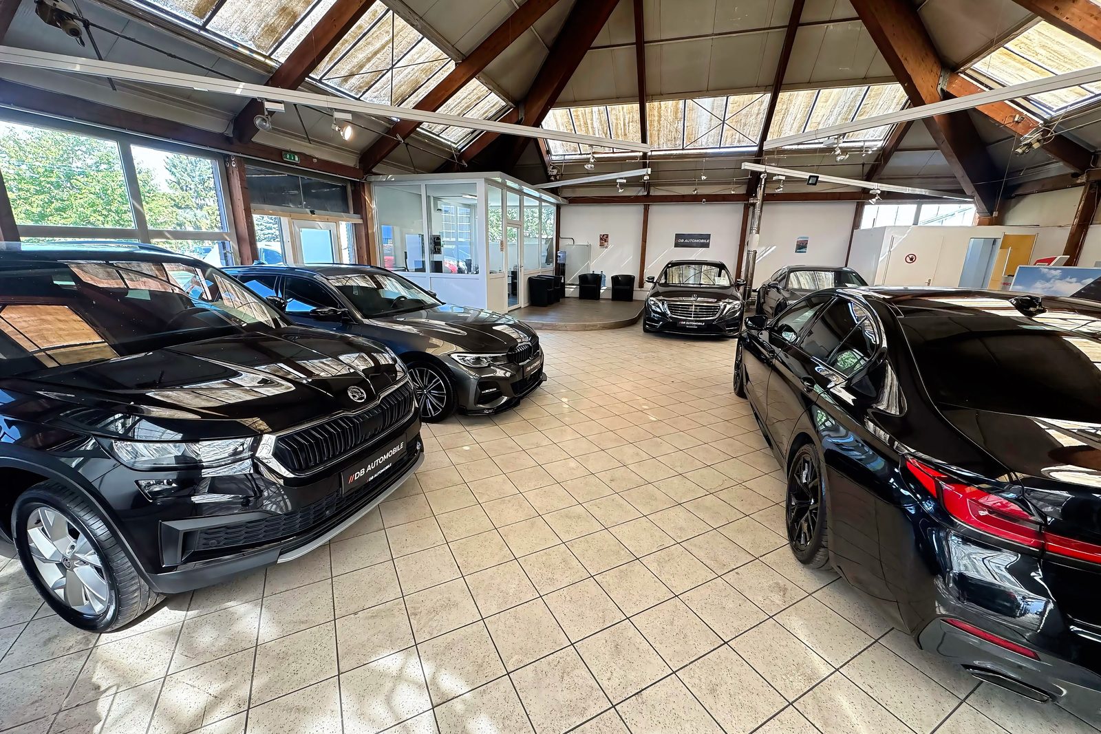DB Automobile Showroom in Haid